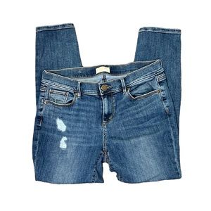 🎅🏼 LOFT Petite Modern Skinny Medium Wash Distressed Denim Jeans Size 10